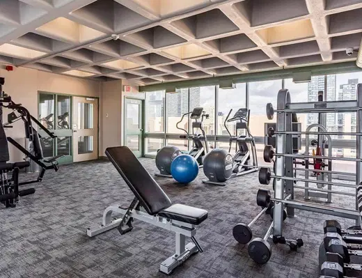 Johnson's Hundred Wellesley, Toronto – Amenities