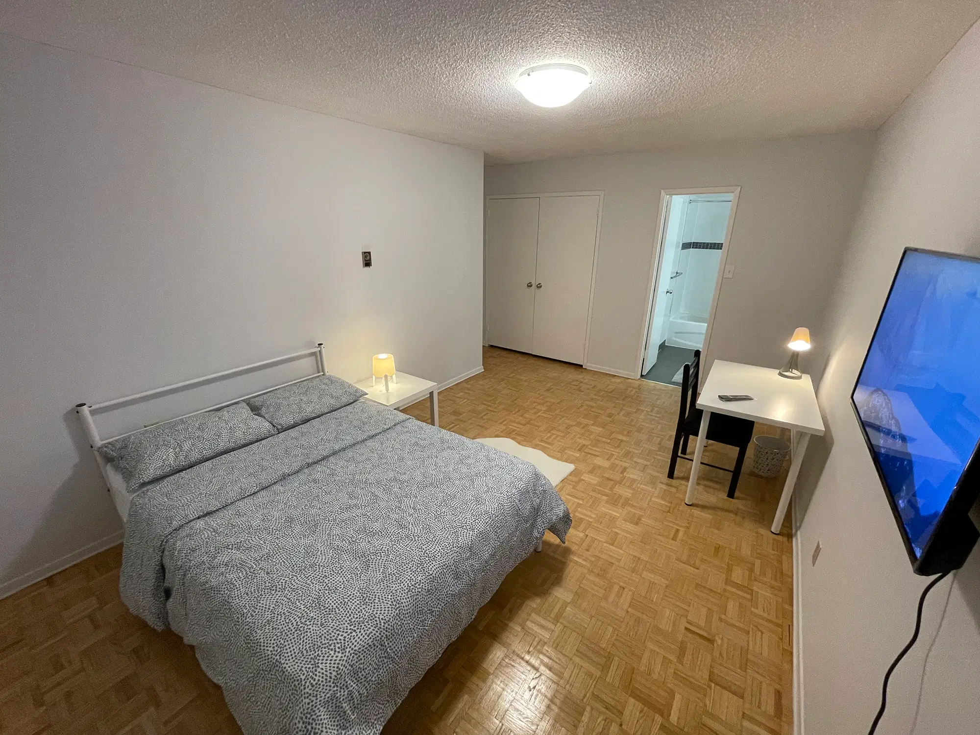 Johnson's Duplex, Toronto – Master Room