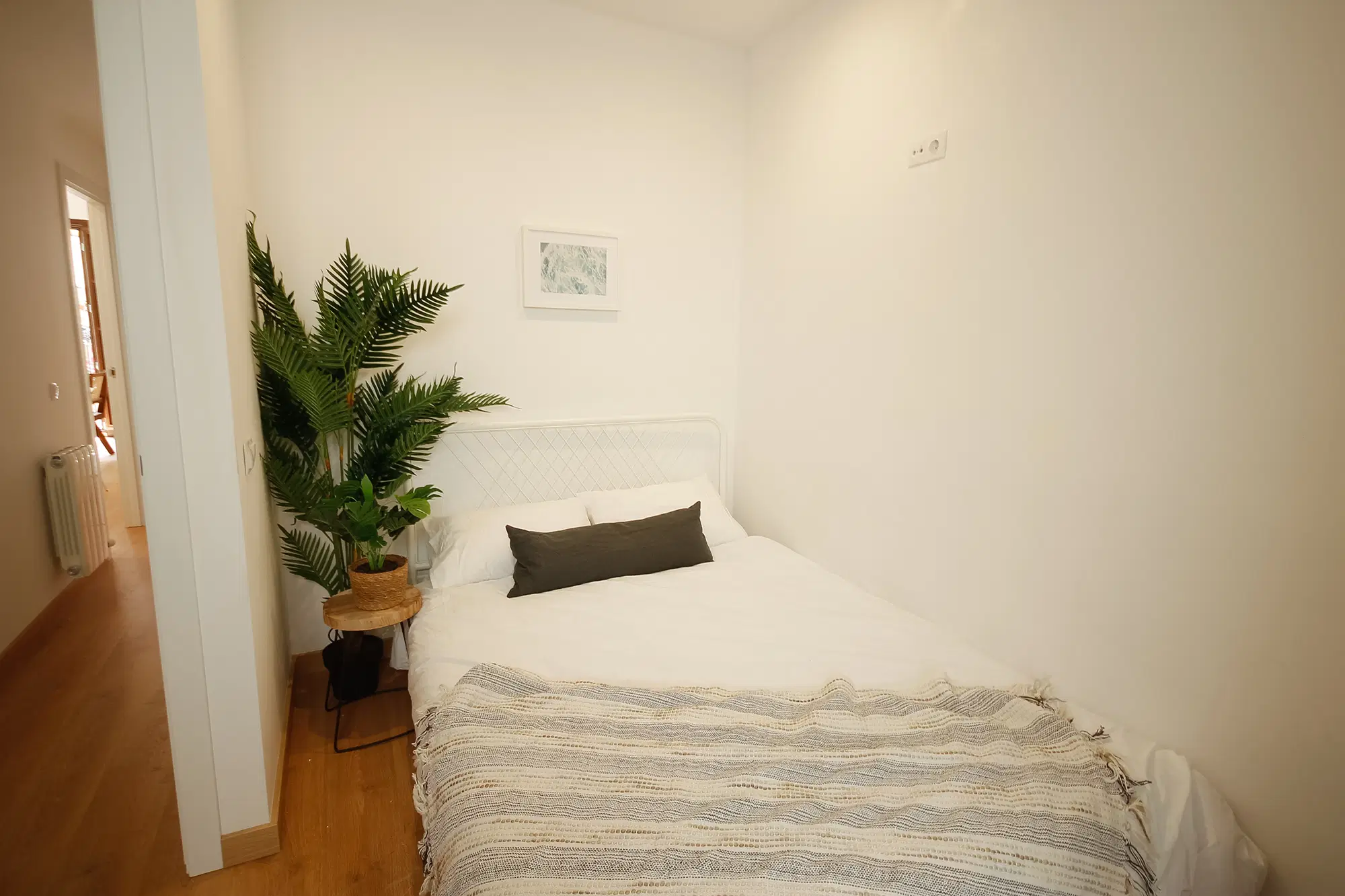 Carrer De Santa Madrona 27 3ero Ciutat Vella, Barcelona – F3A1R3