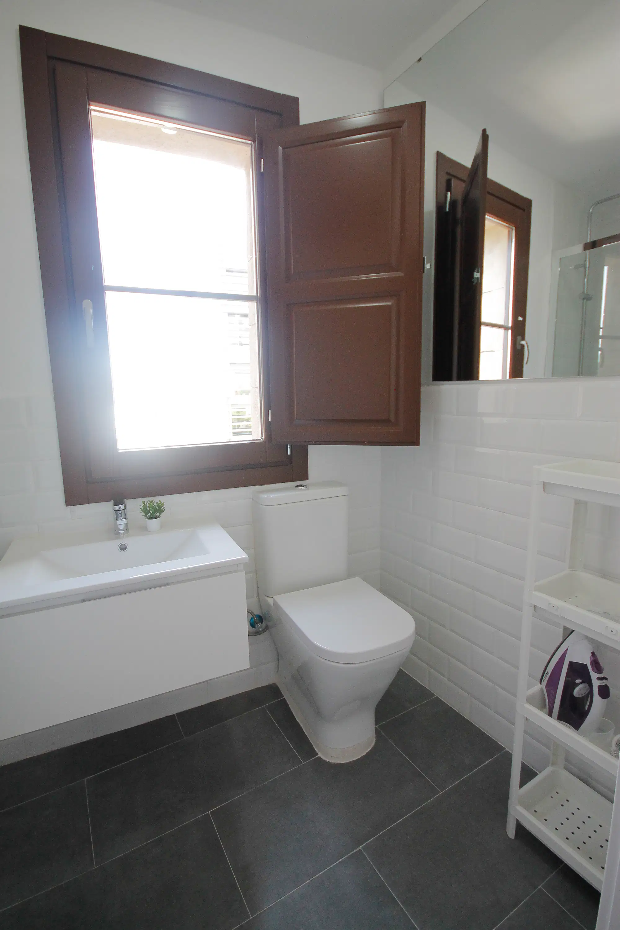 Carrer De Santa Madrona 27 4 Ciutat Vella, Barcelona – Bathroom