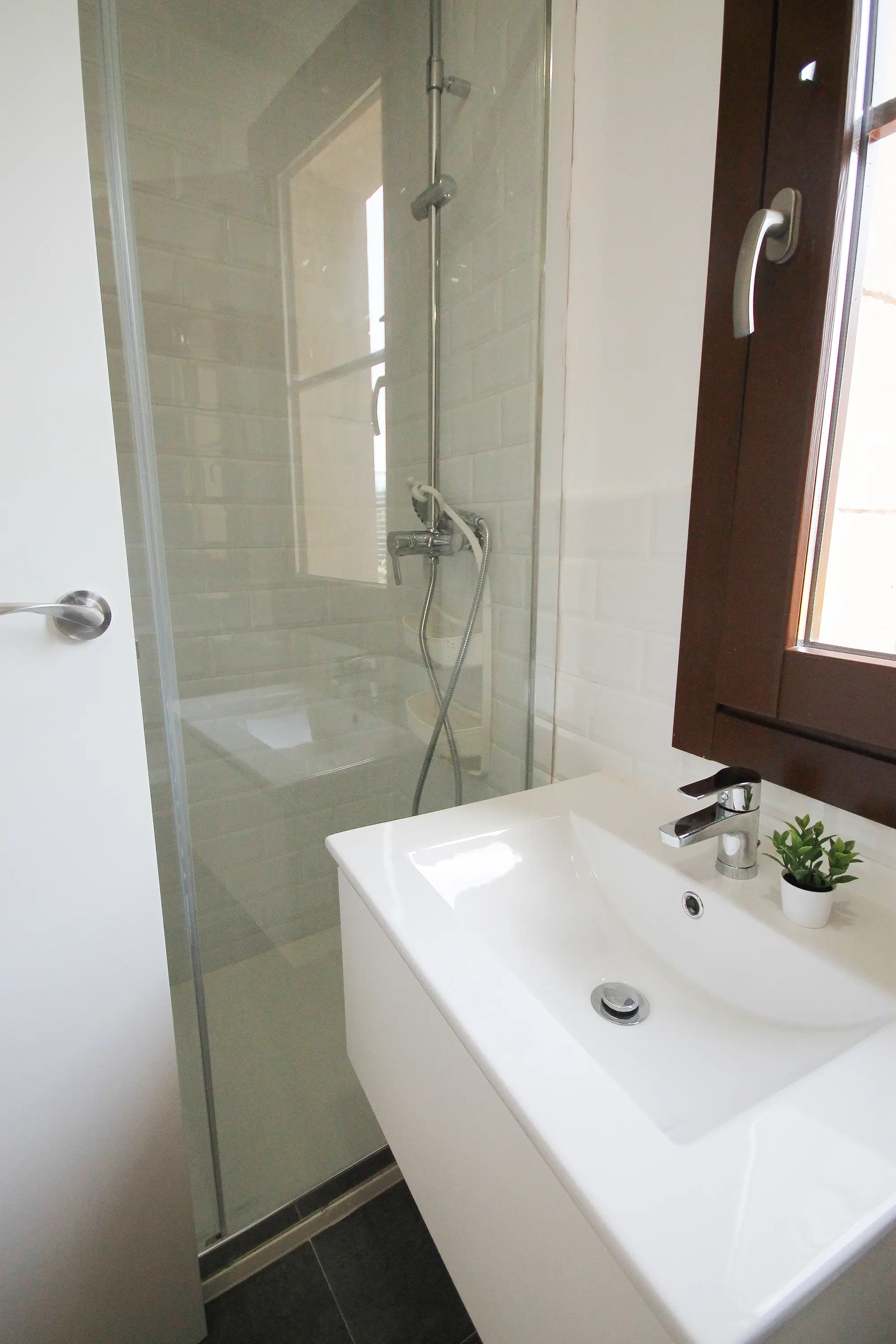 Carrer De Santa Madrona 27 4 Ciutat Vella, Barcelona – Bathroom