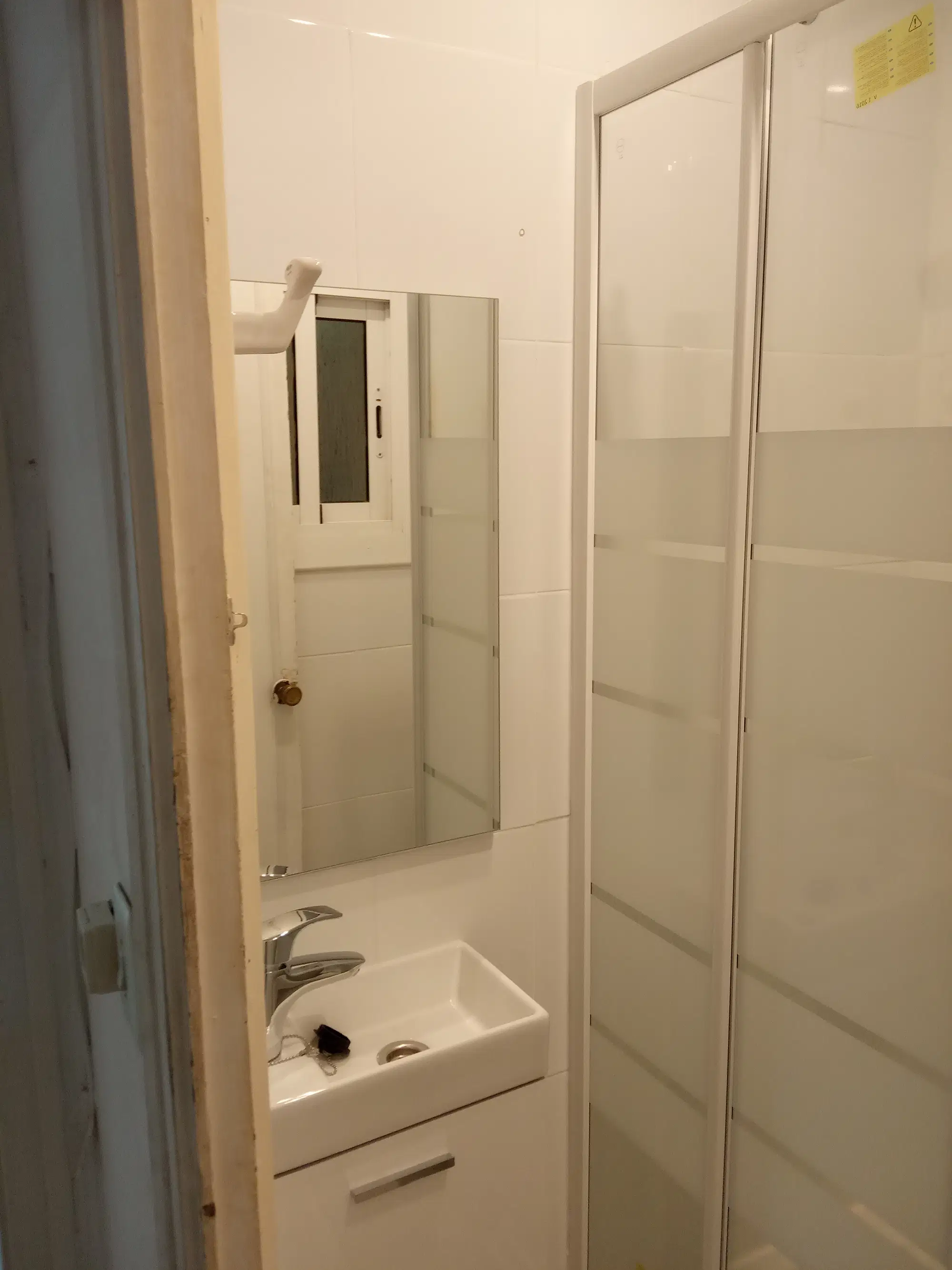Av. Del Parallel 72 5-3 Ciutat Vella, Barcelona – Bathroom