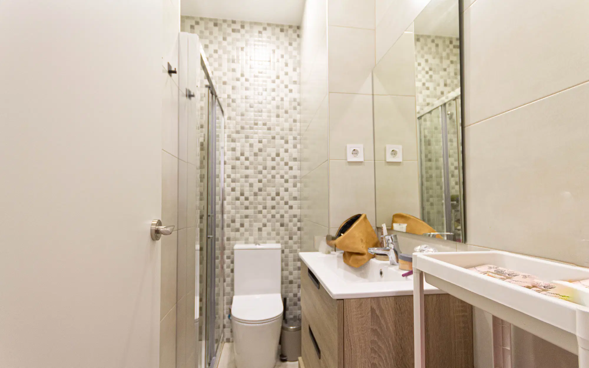 C/Sant Pau 52-54 Pr-Izq Ciutat Vella, Barcelona – Bathroom
