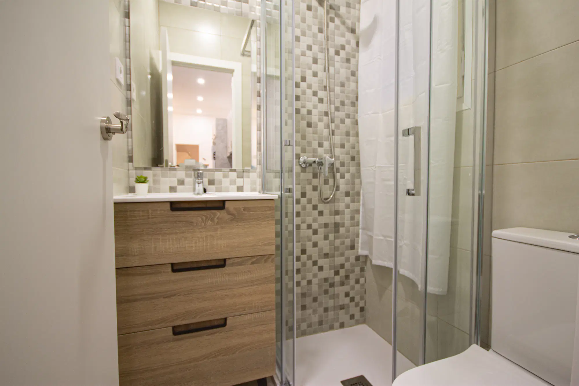 C/ De Sant Pau 52 Pr-Der Ciutat Vella, Barcelona – Bathroom