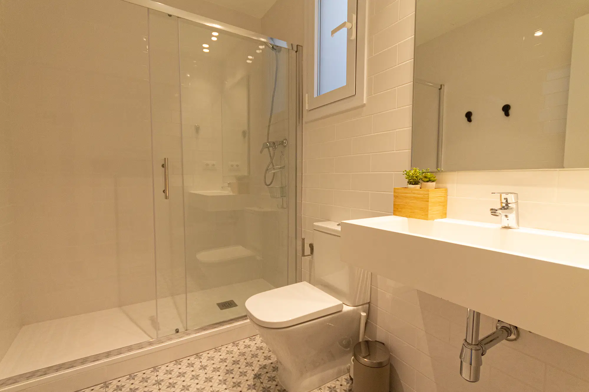 C/ De València 80 L'Eixample 2-2, Barcelona – Bathroom