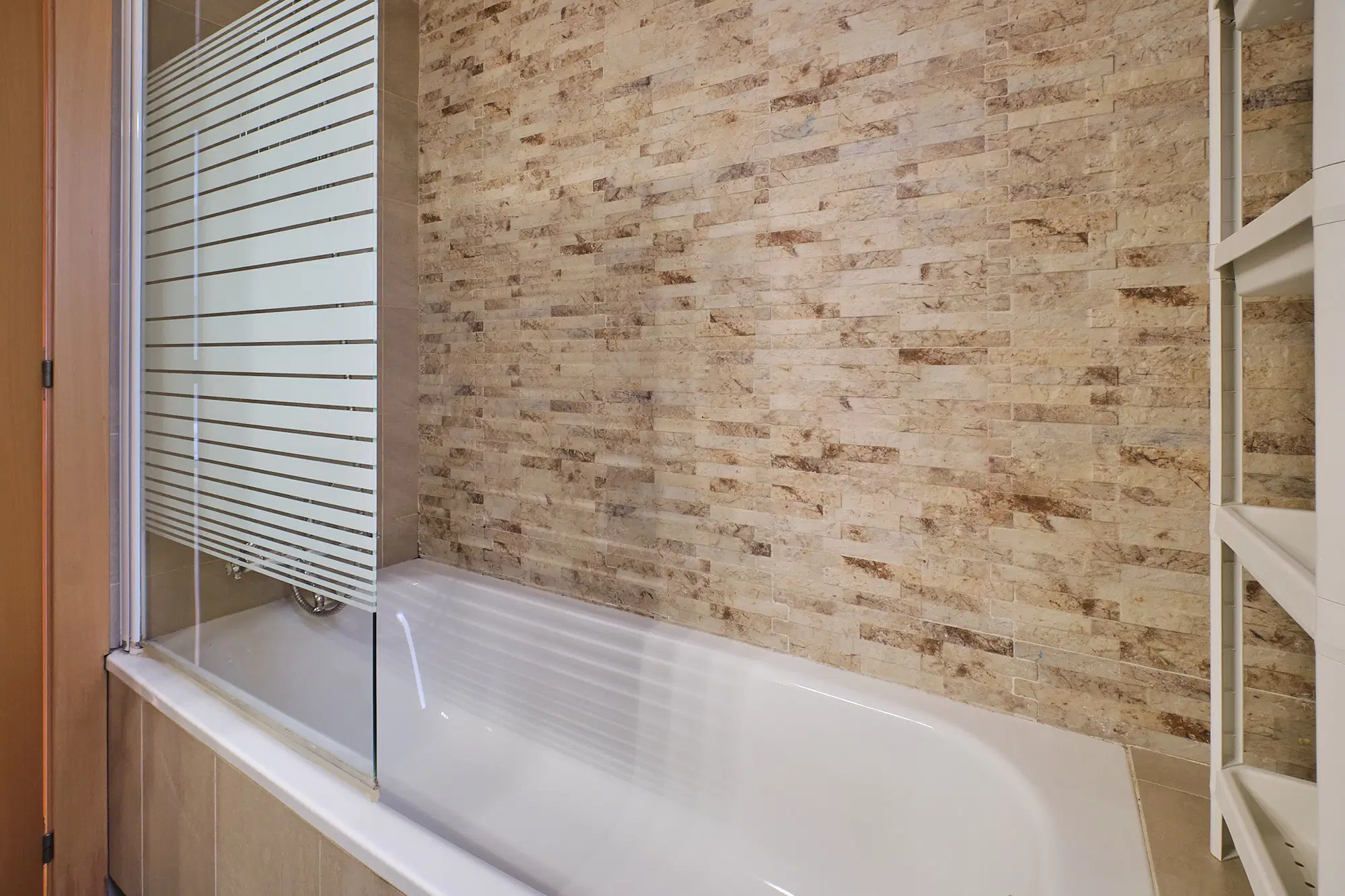 C/ De Rocafort 250 5-2 L'Eixample, Barcelona – Bathroom