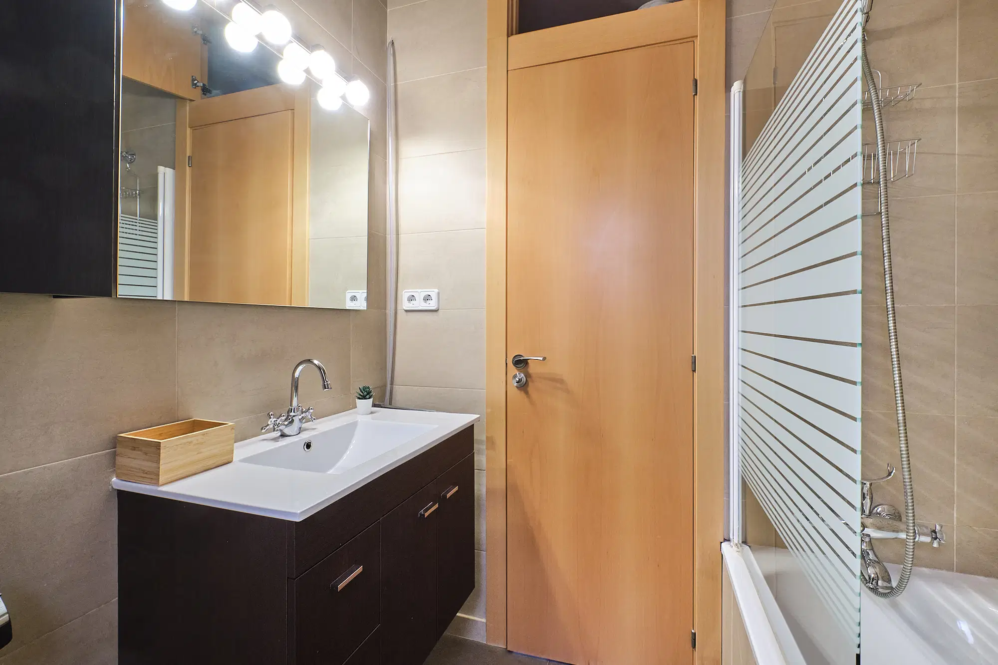 C/ De Rocafort 250 5-2 L'Eixample, Barcelona – Bathroom