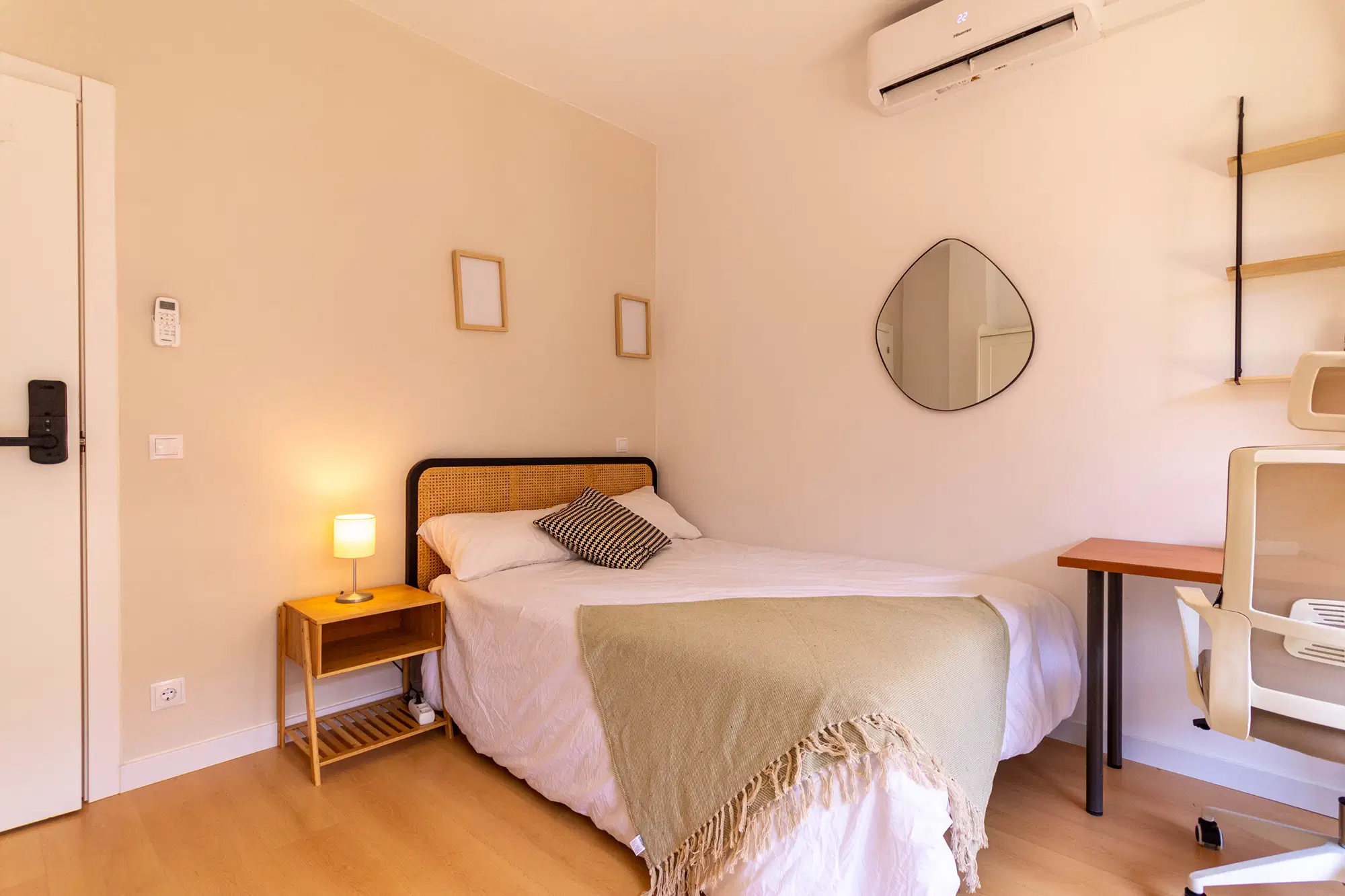 C/ De Rocafort 250 5-2 L'Eixample, Barcelona – R0436