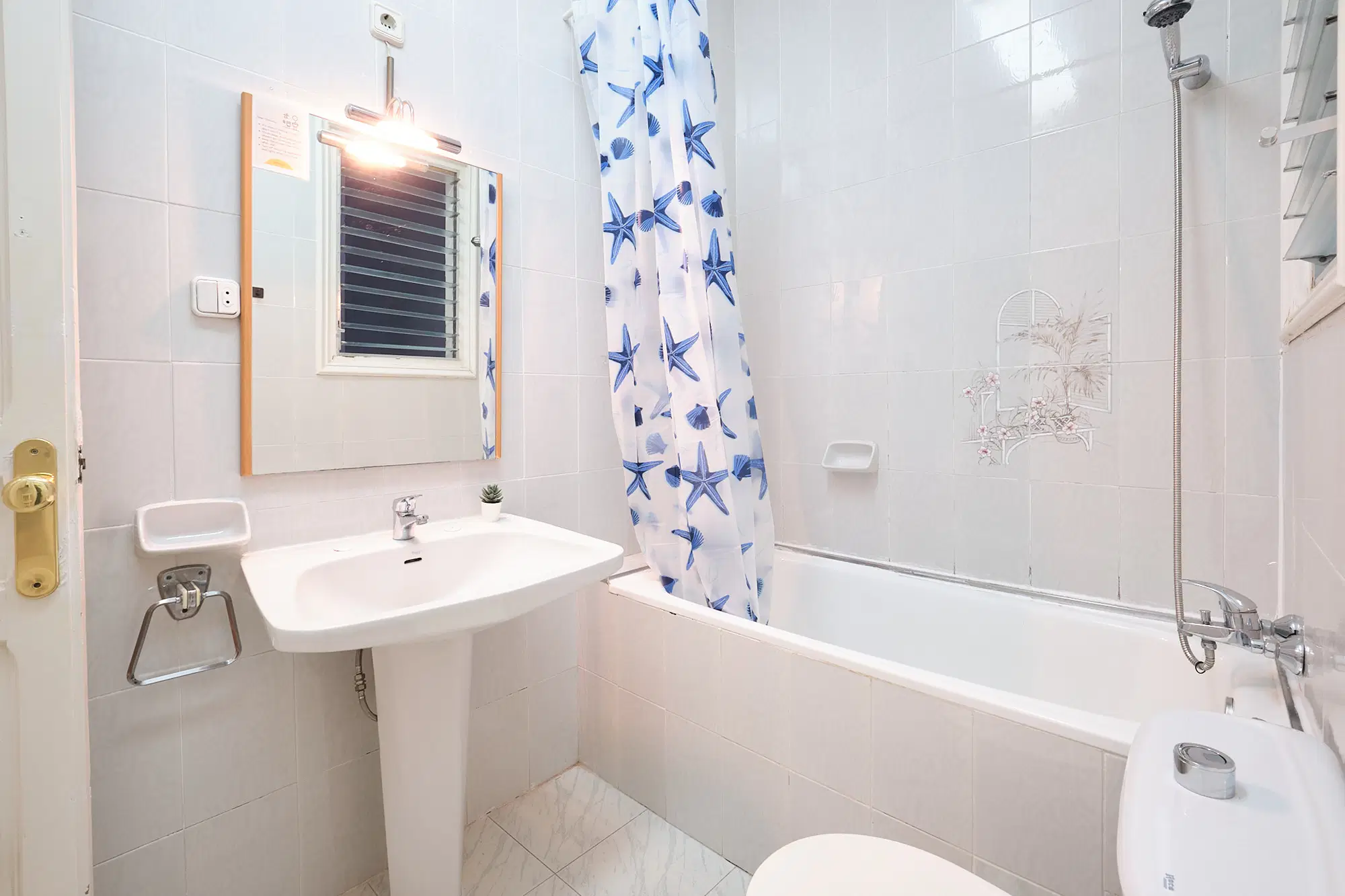 C/ De St. Antoni Maria Claret 20 1 C Gràcia, Barcelona – Bathroom