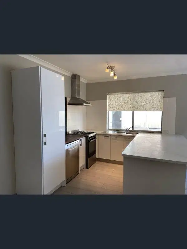 Room in a 4 Bedroom Apartment, 241A Gloucester Street, Victoria Park, Town of Victoria Park, 6100 – Kitchen