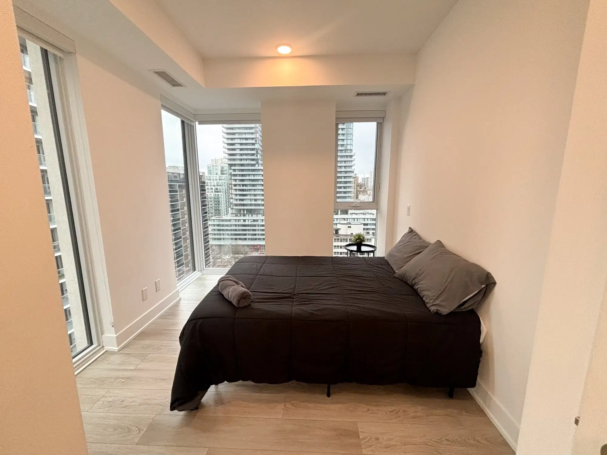 200 Redpath Ave, Toronto – Unit 3002 - Master Room (1 Bed 1 Bath)
