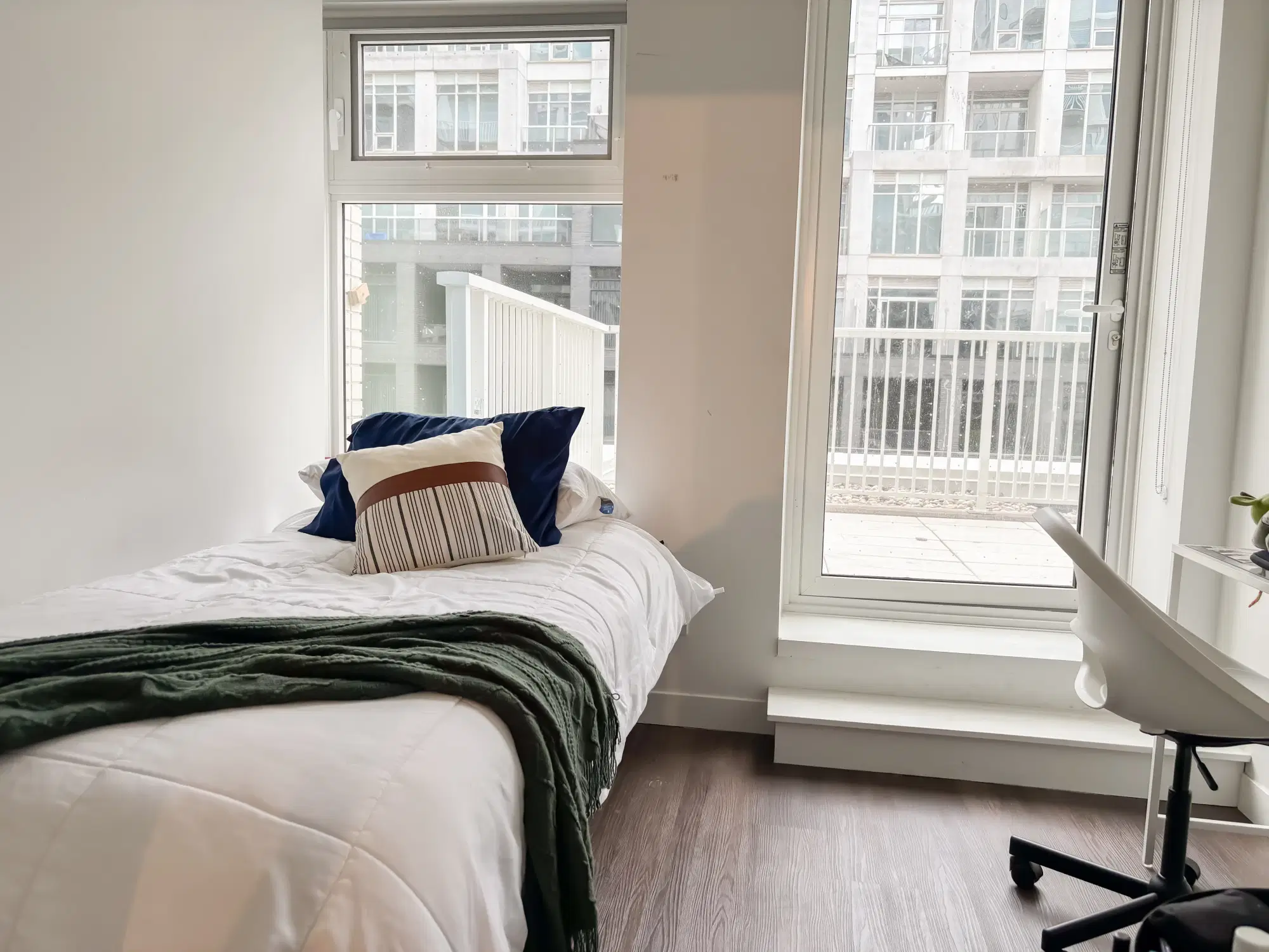 748 Bathurst St, Toronto – Unit 506 Flex (2 Bed 1 Bath)