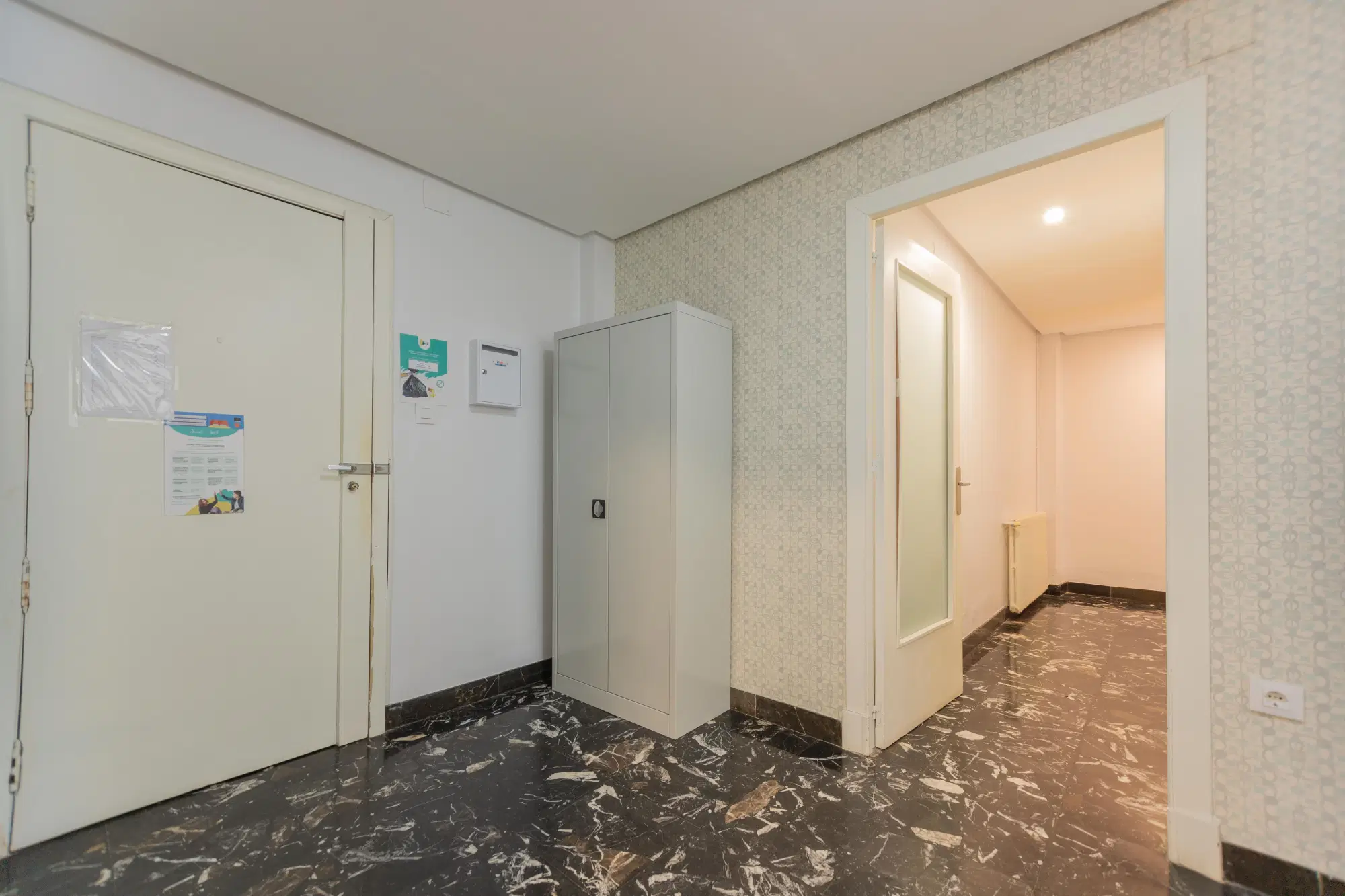 Periodista Azzati, Valencia – Amenities