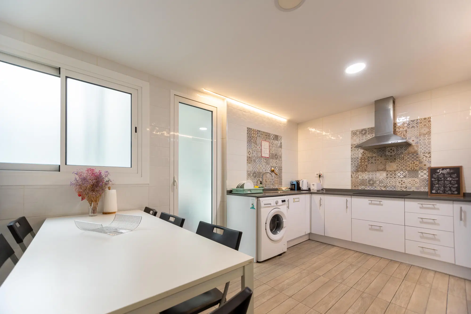 Periodista Azzati, Valencia – Kitchen