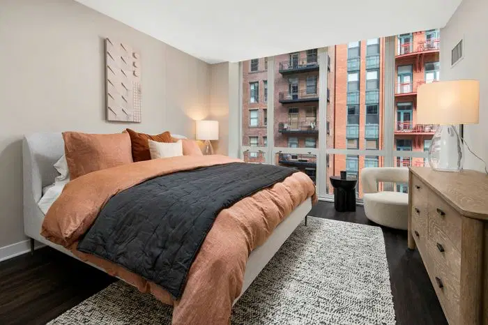 215 West Apartments, Chicago
