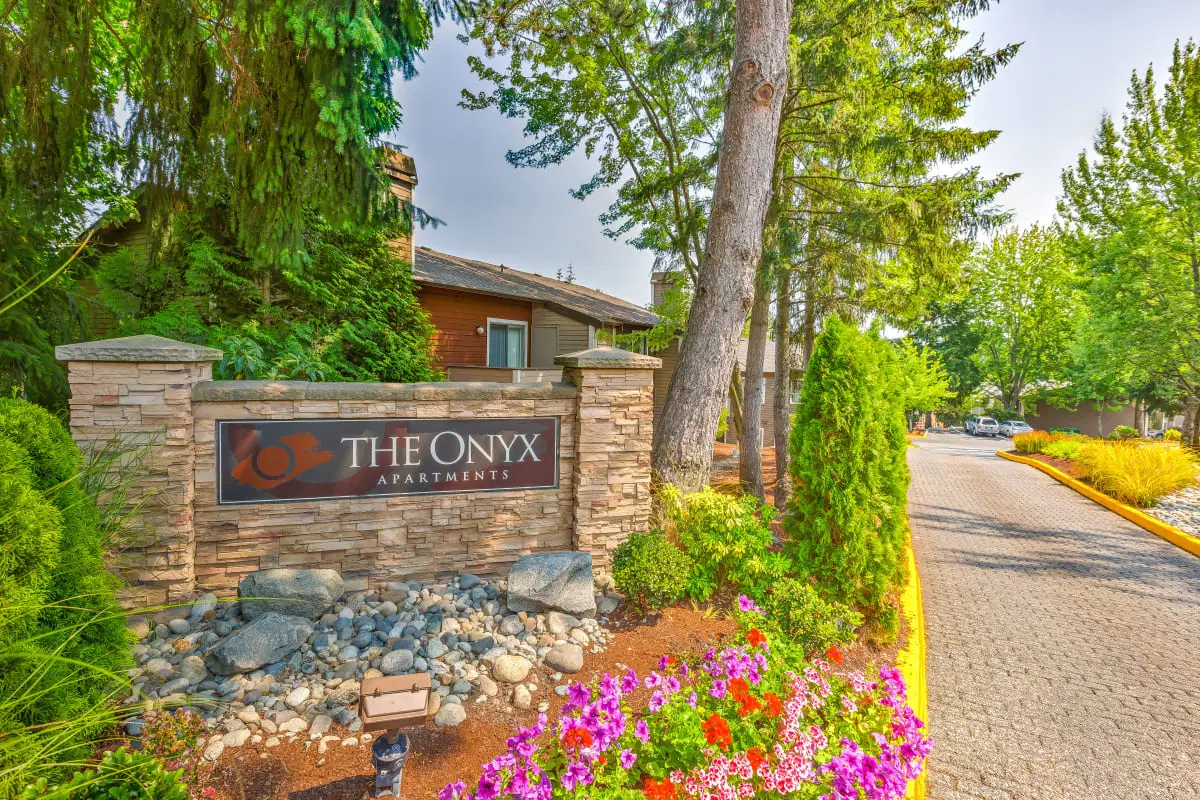 The Onyx Apartments, Seattle – Exterior