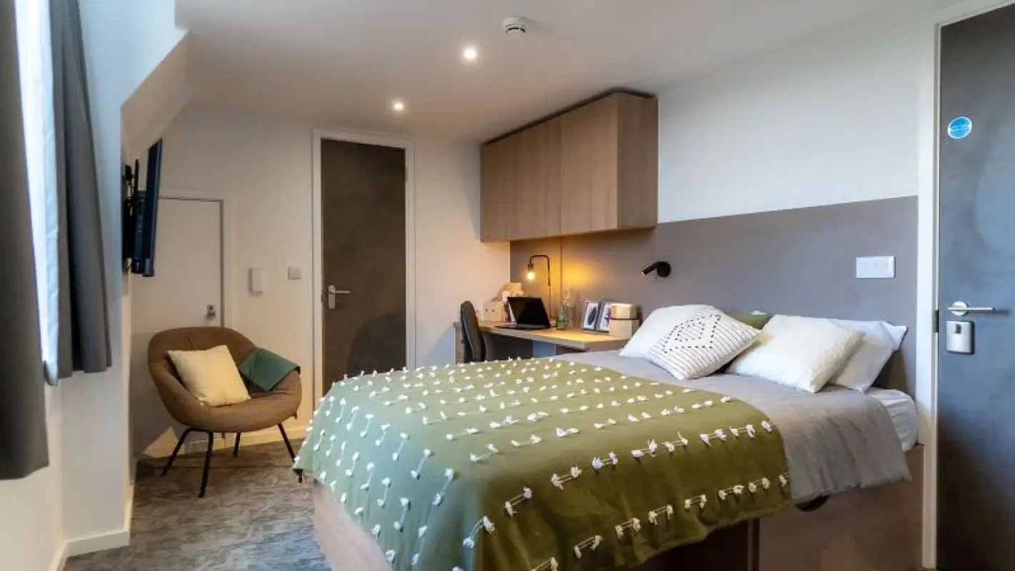 iQ The Mont, Edinburgh – Platinum Studio