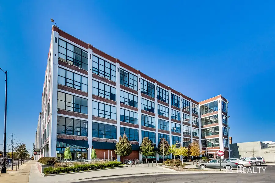 The Field’s Lofts, Chicago – Exterior