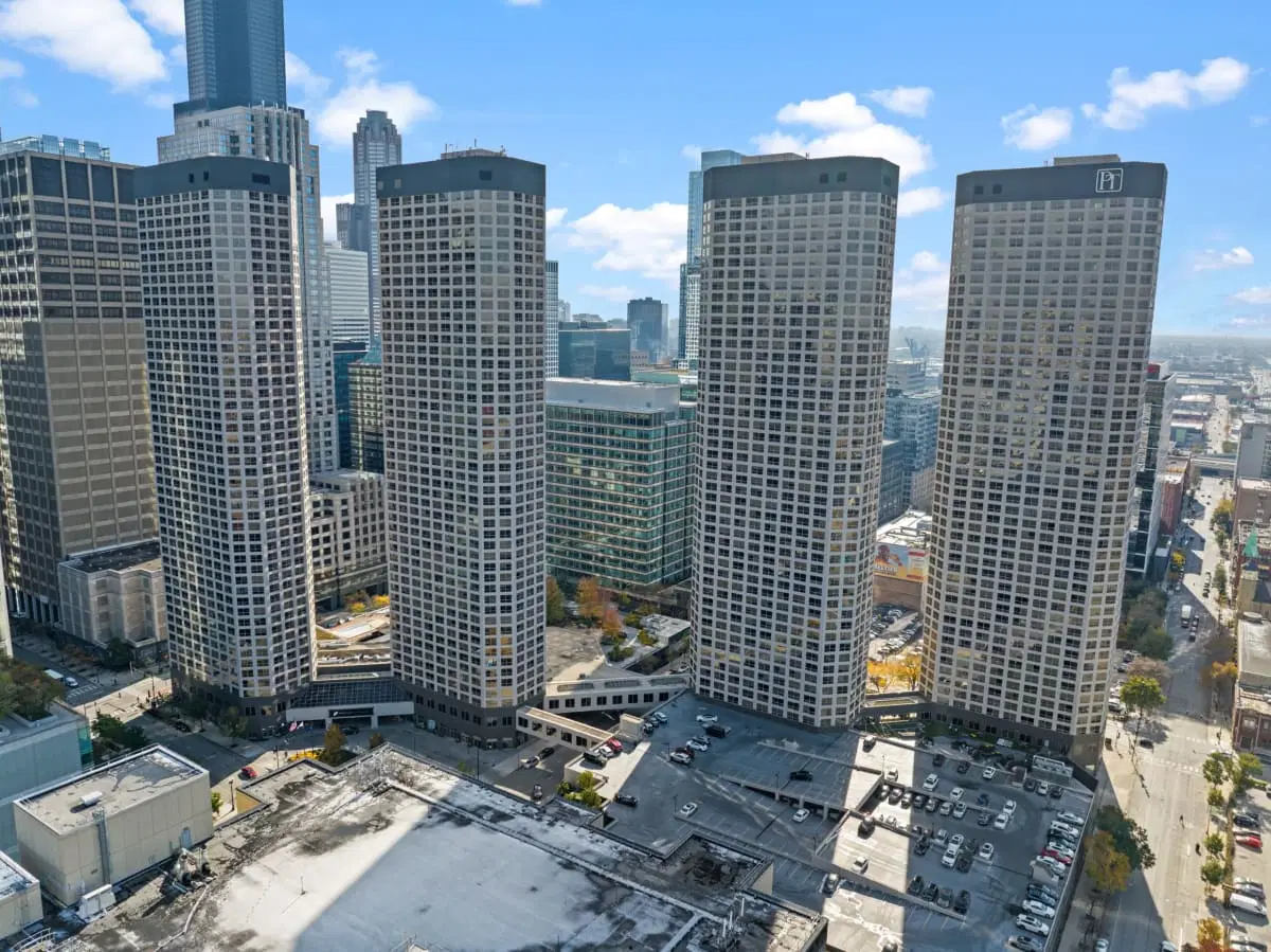 Presidential Towers, Chicago – Exterior