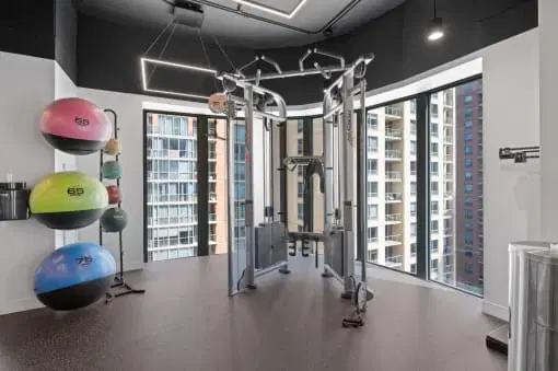 Shoreham and Tides, Chicago – Amenities