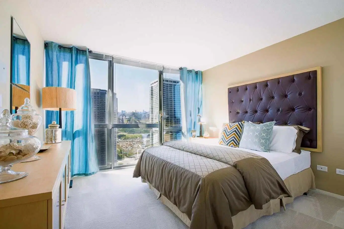 Shoreham and Tides, Chicago – 1 Bed 1 Bath