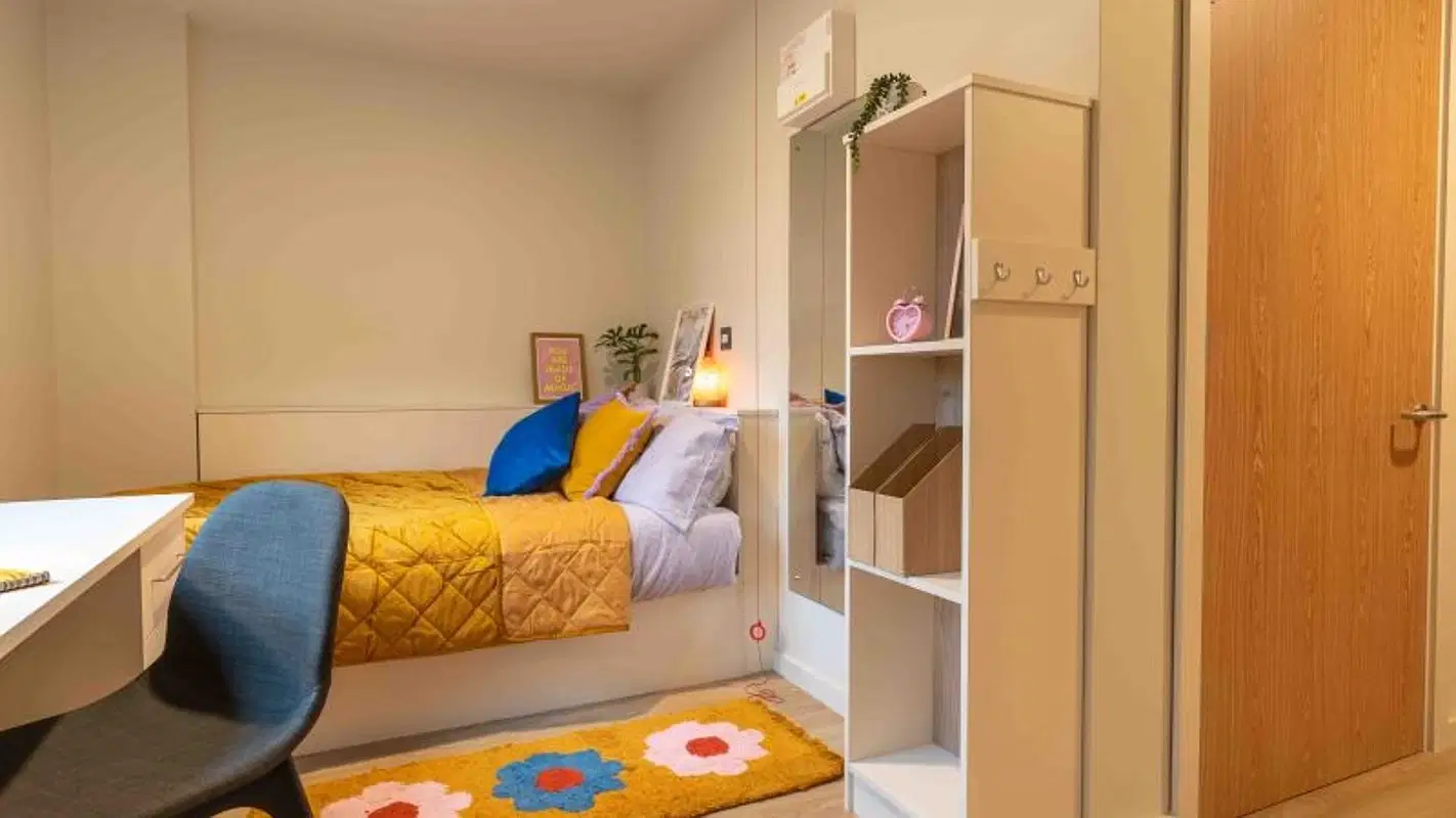 iQ Longwood Place, Warwick – Silver Studio Plus