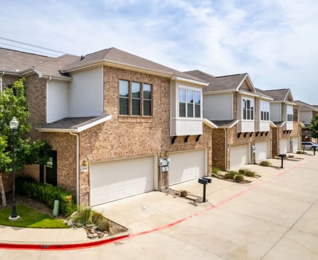 Parkside Towns, Richardson – Exterior