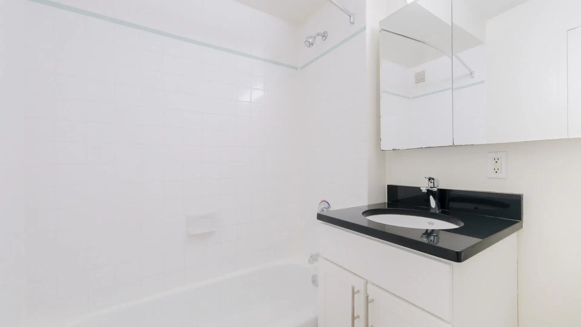 77 Park Avenue Apartments, New York – Bathroom