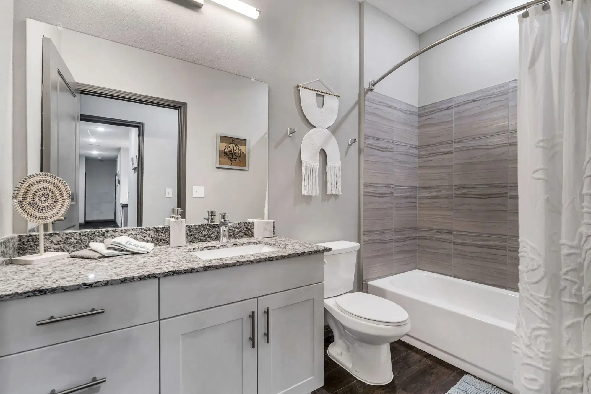 NTX, Denton – Bathroom