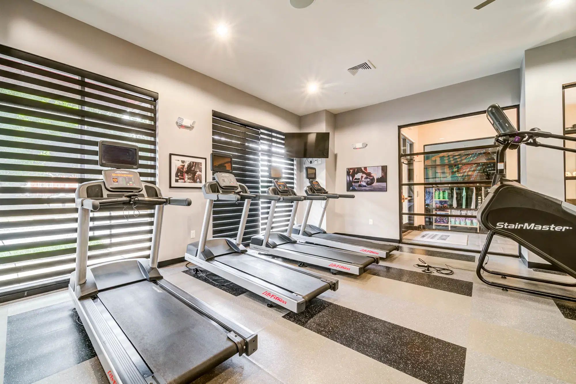 University Edge Dickinson Lofts, Greenville – Amenities