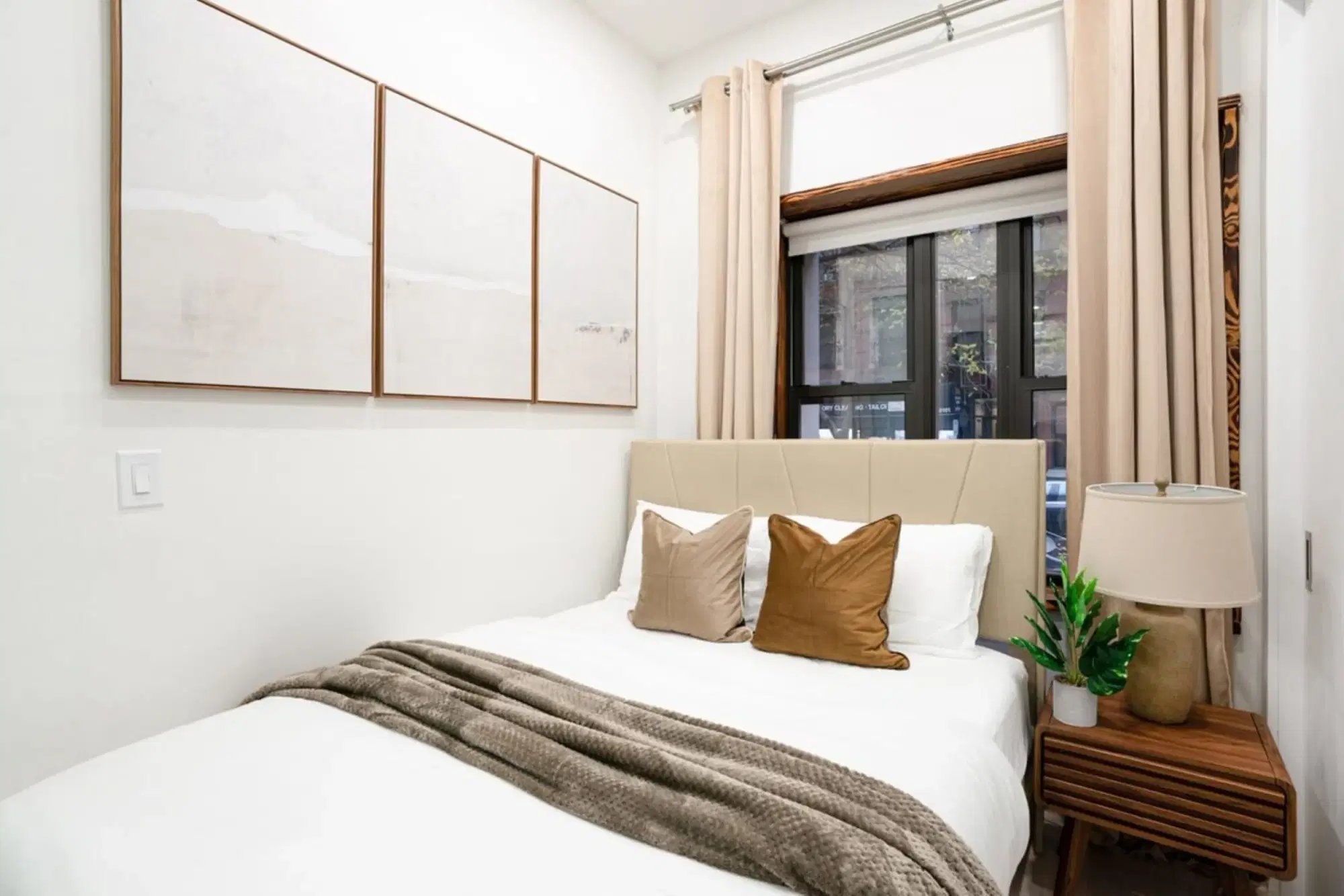 Urban 317, New York – #317-1B: Room in 1 Bedroom and 1 Bathroom