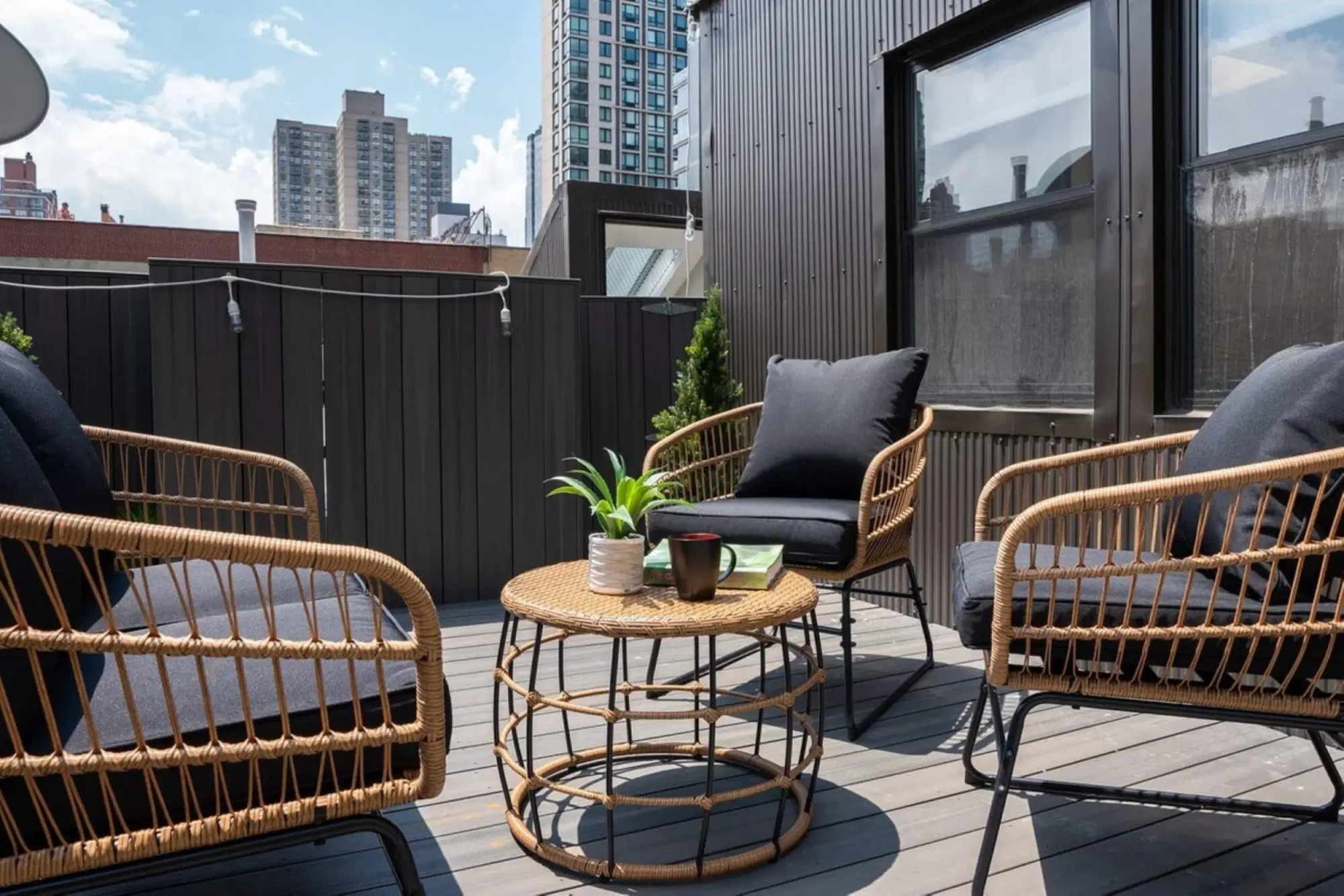 Urban 78, New York – Exterior