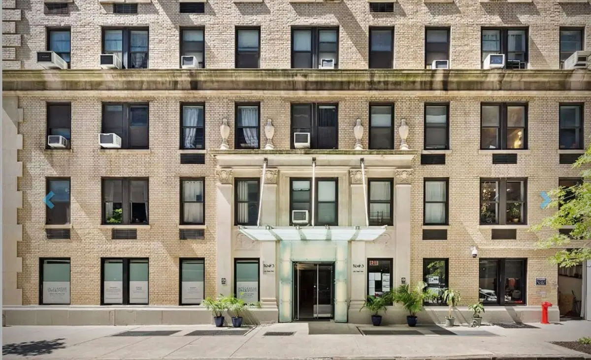 Urban 73, New York – Exterior