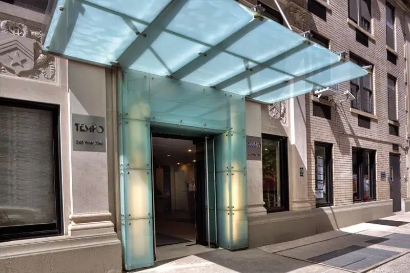Urban 73, New York – Exterior
