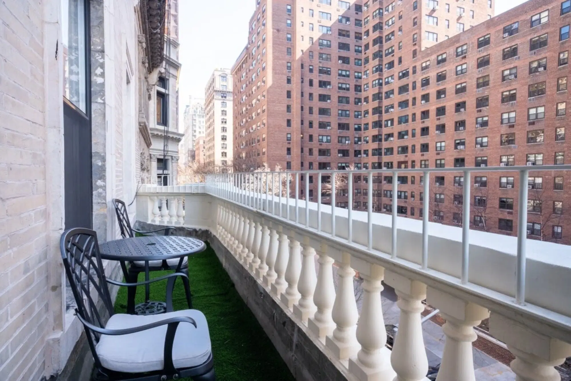 Urban 74, New York – Exterior