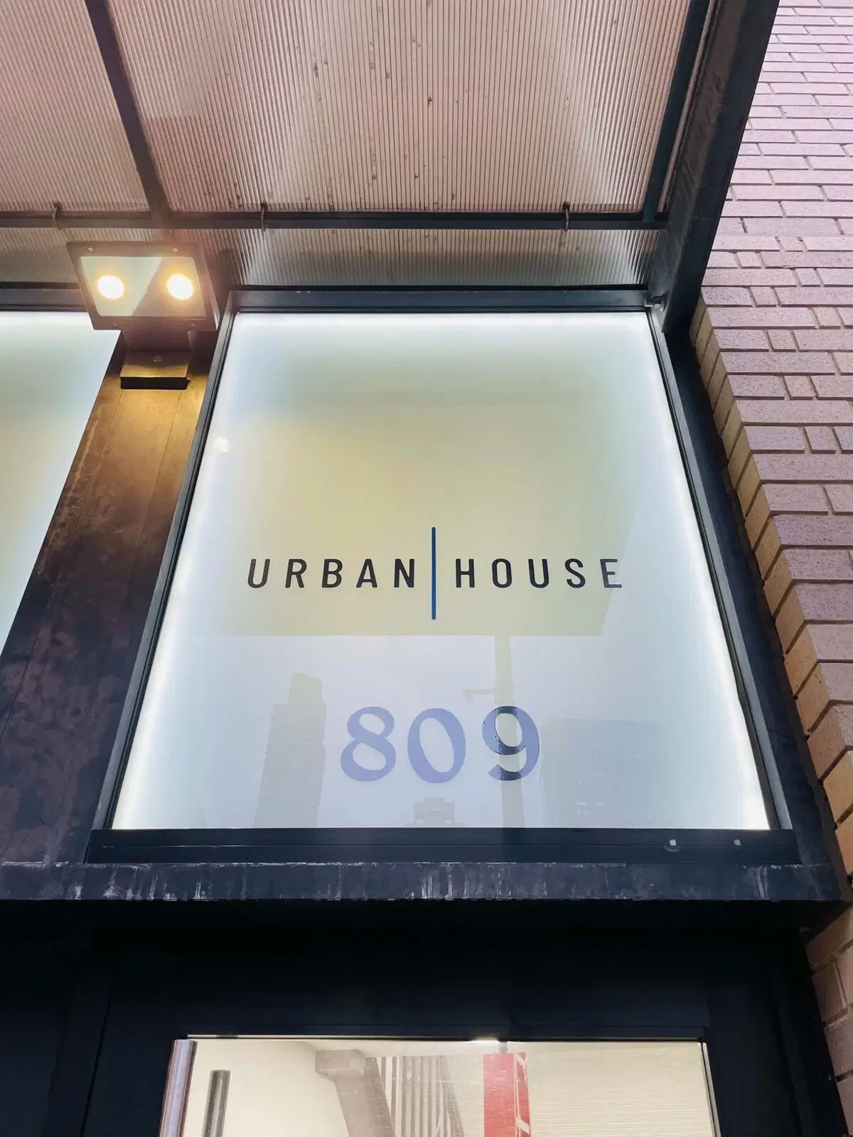 Urban 809, New York – Exterior