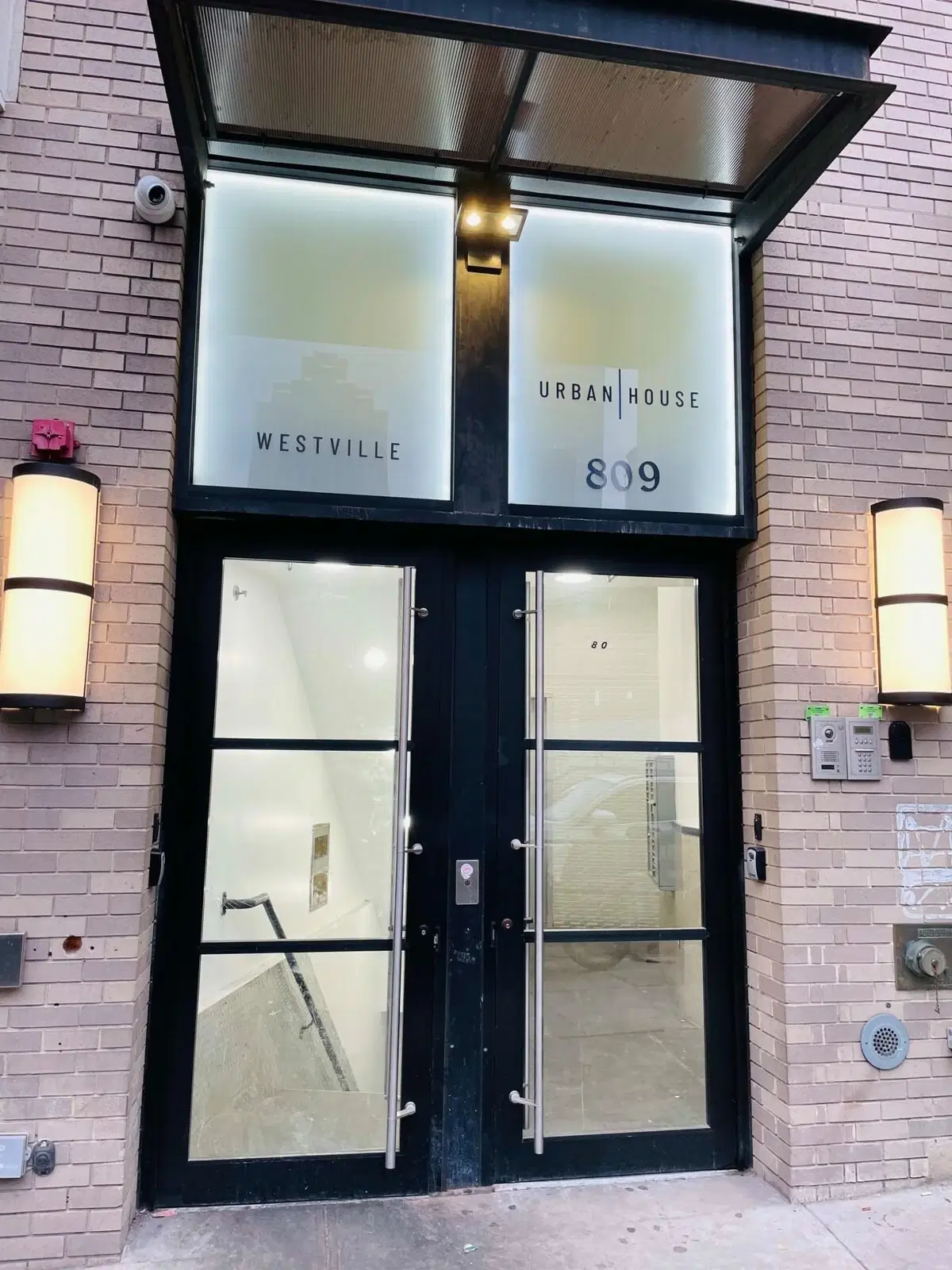 Urban 809, New York – Exterior