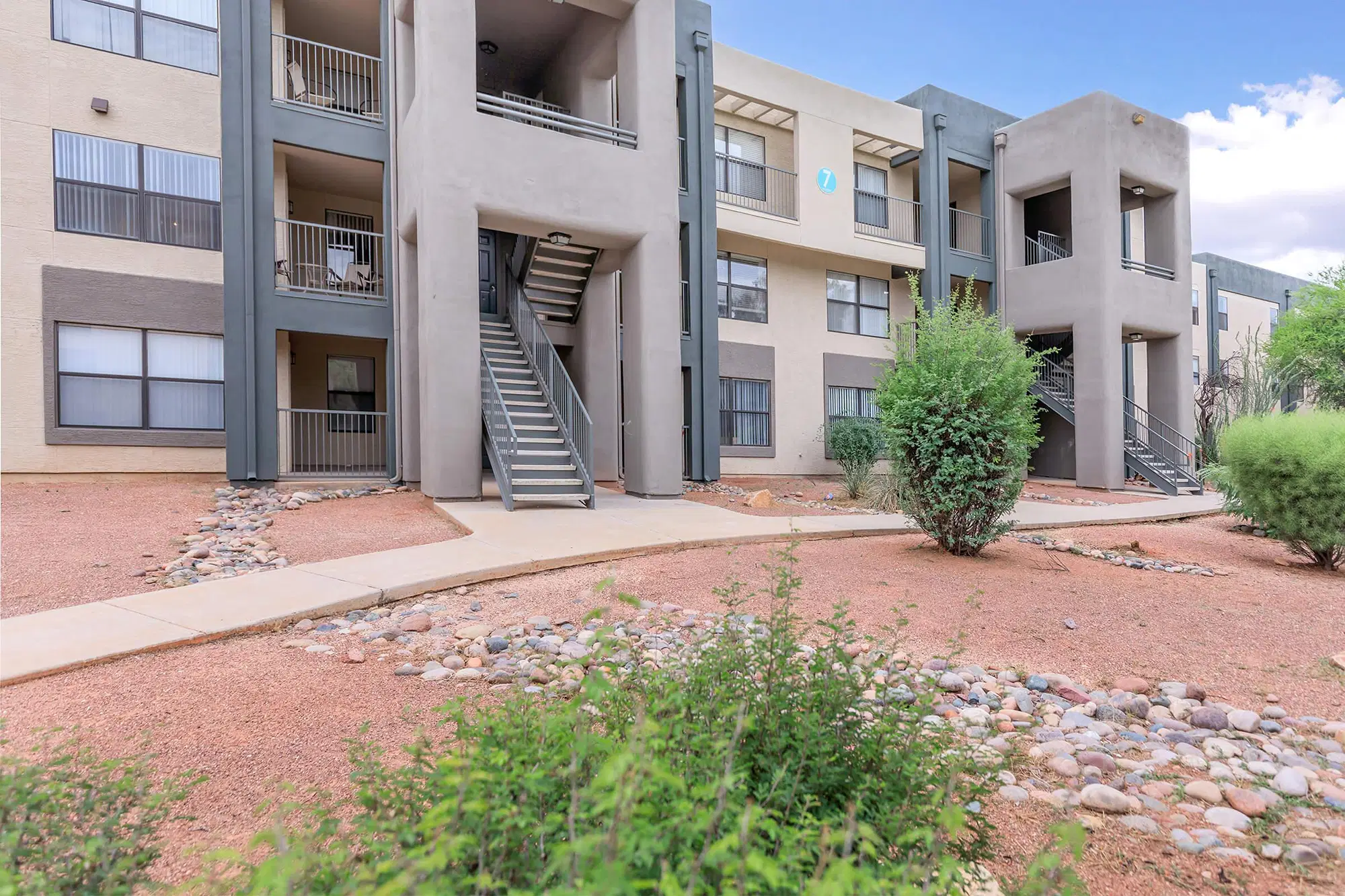Riverwalk Luxury Apartments, Tucson – Exterior