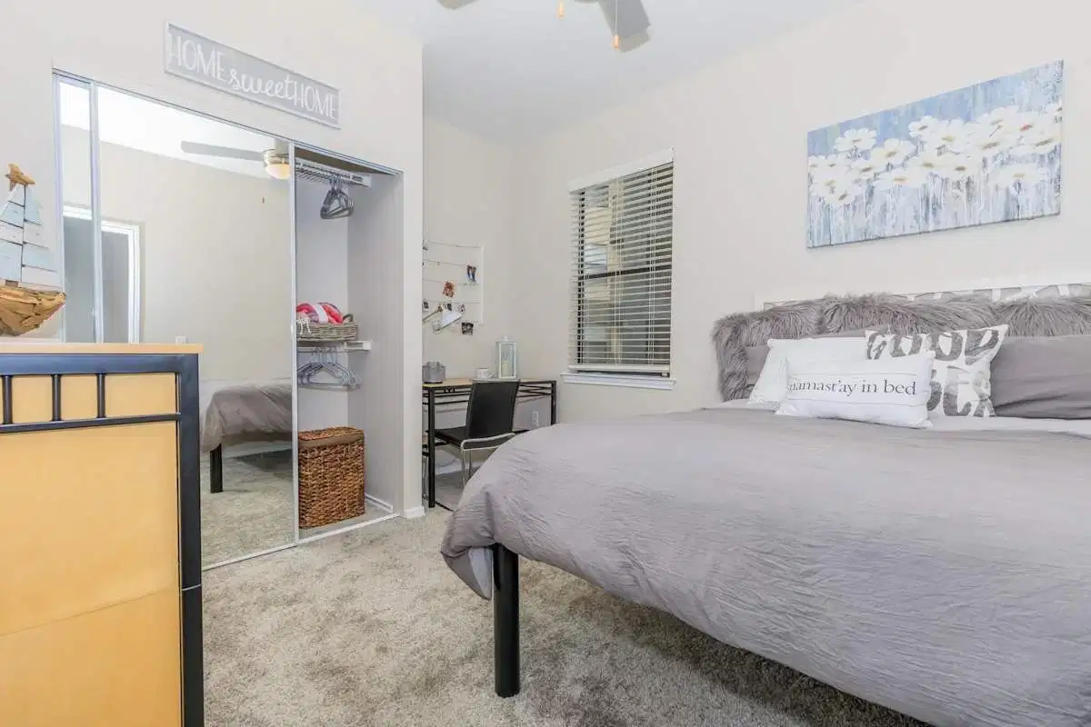 Riverwalk Luxury Apartments, Tucson