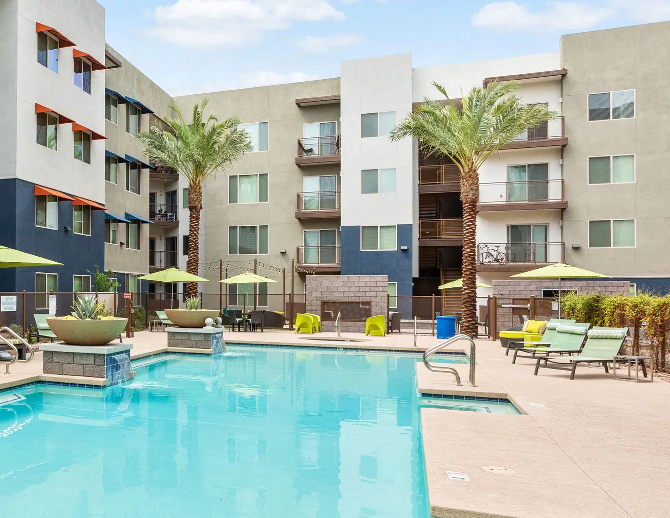 Metro 101 Apartments, Tempe – Exterior