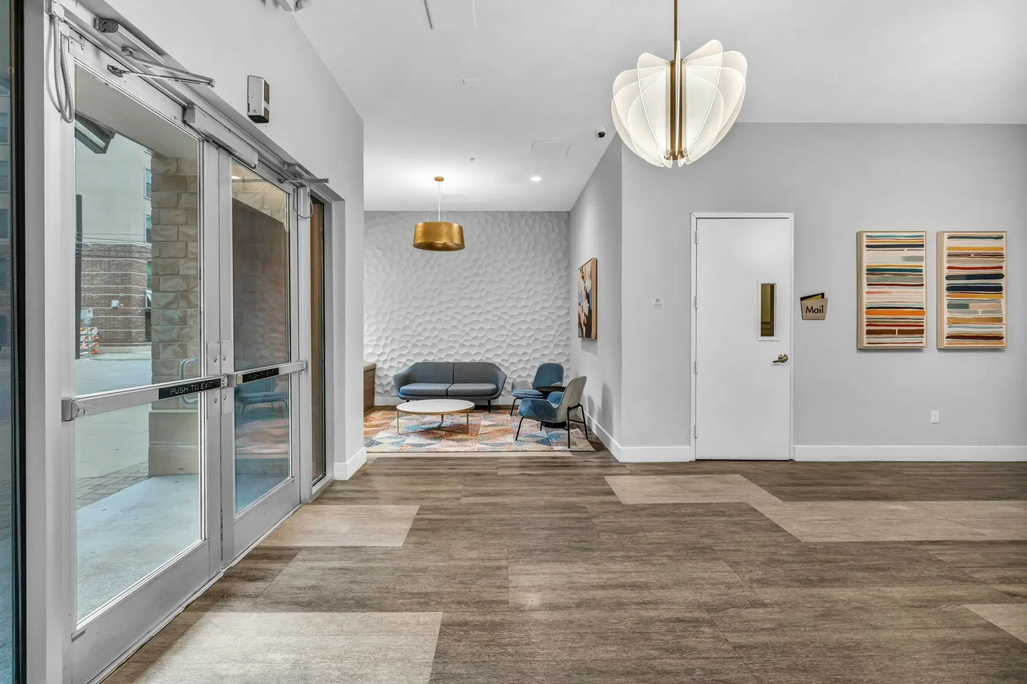 Nueces House, Austin – Common Area