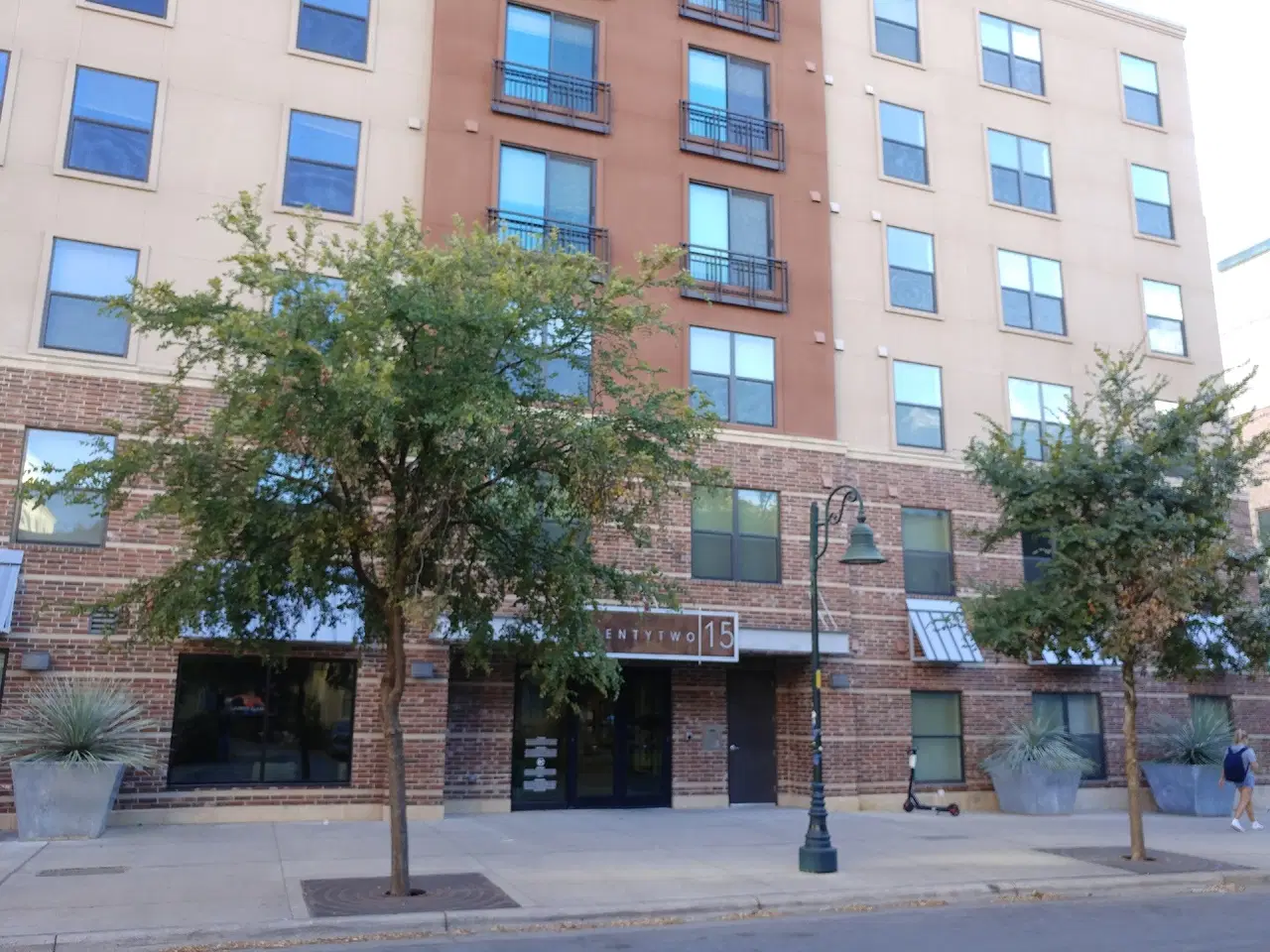 Twenty Two 15, Austin – Exterior