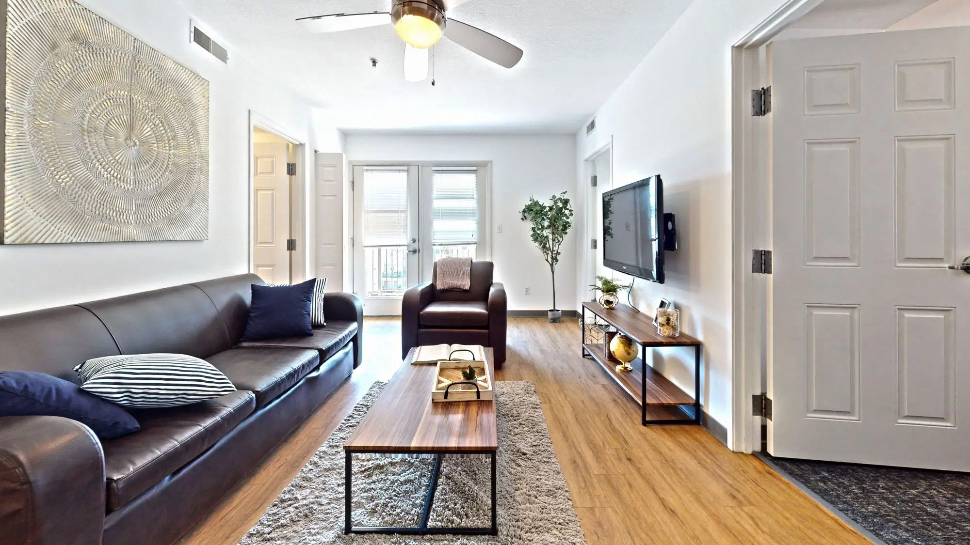 907 S Third St., Champaign – Common Area