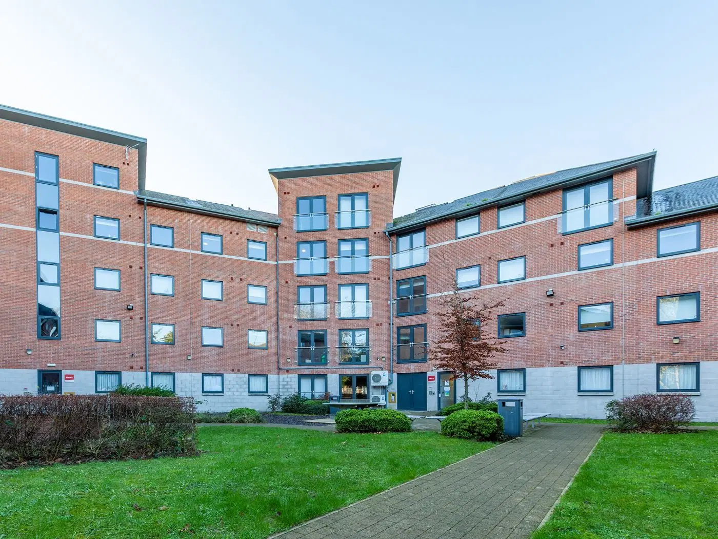 Llys Y Deon, Bangor – Exterior