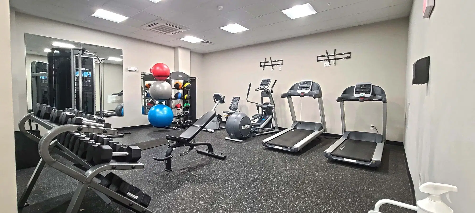 32 E Green St, Champaign – Amenities
