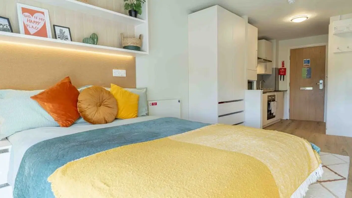 iQ Bristol, Bristol – Platinum Studio
