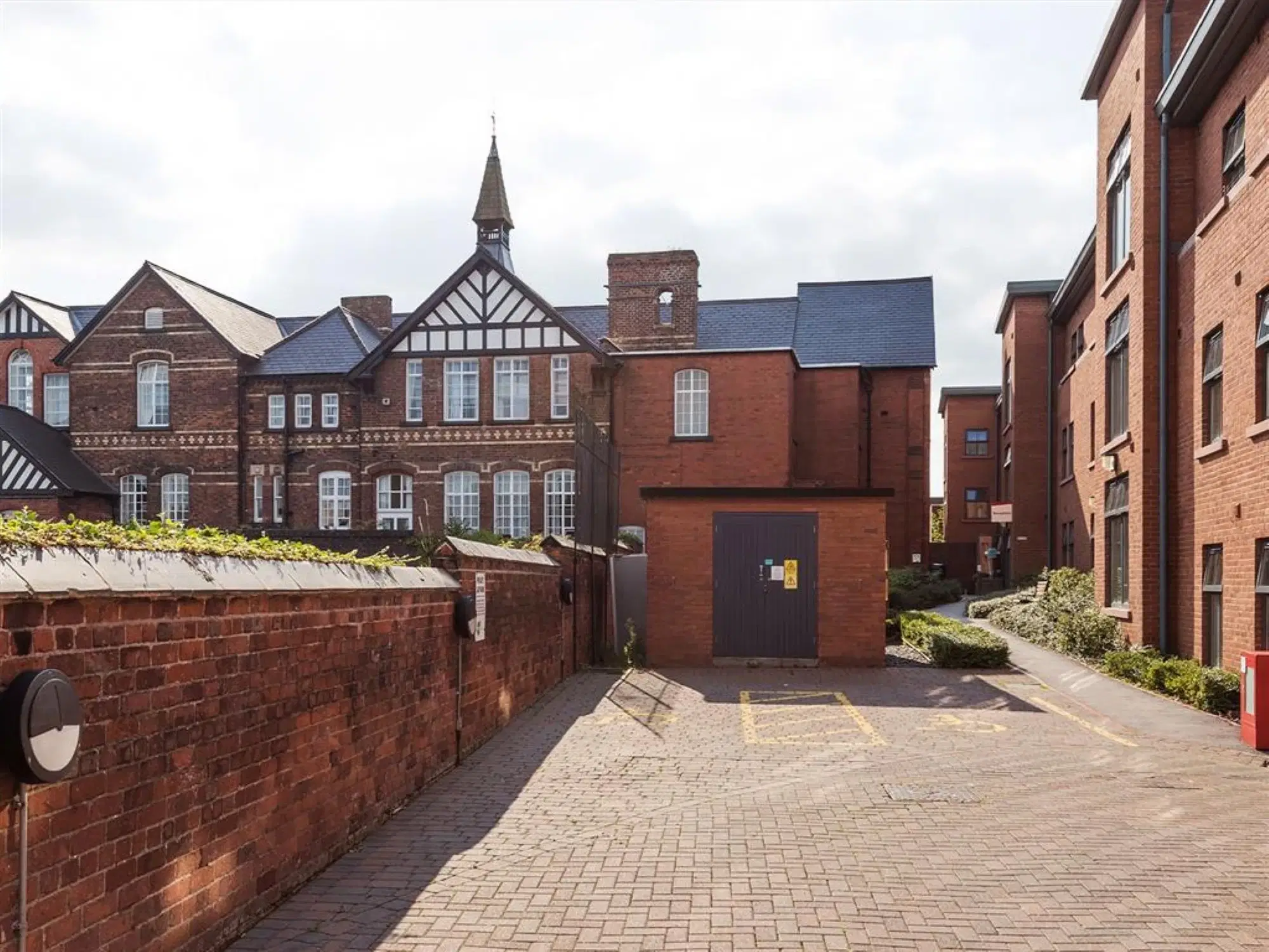 Abbeygate, Chester – Exterior