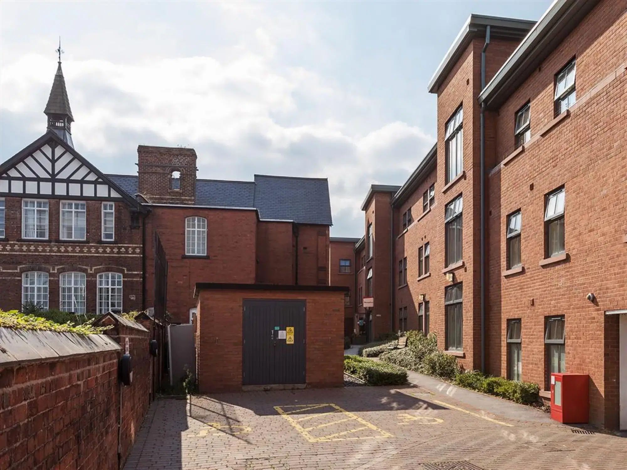 Abbeygate, Chester – Exterior