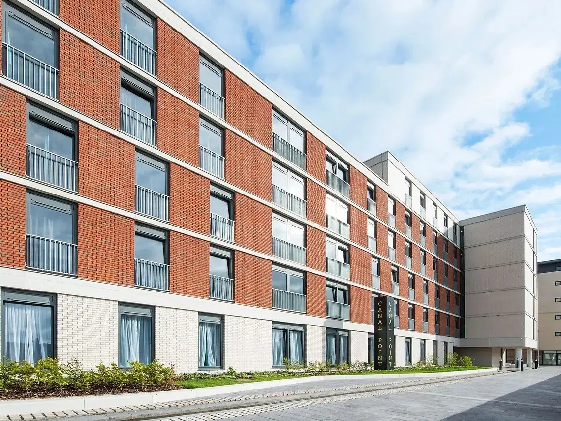 Yugo Canal Point, Edinburgh – Exterior