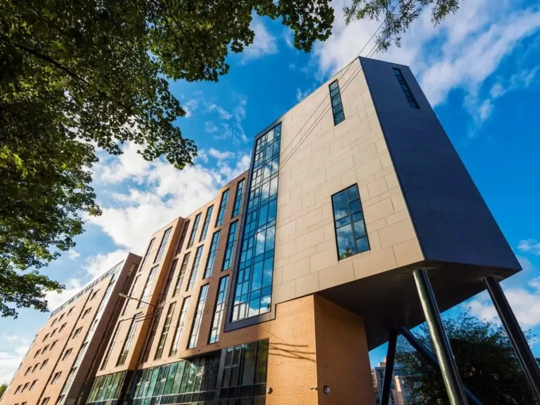 Bridge House, Glasgow – Exterior